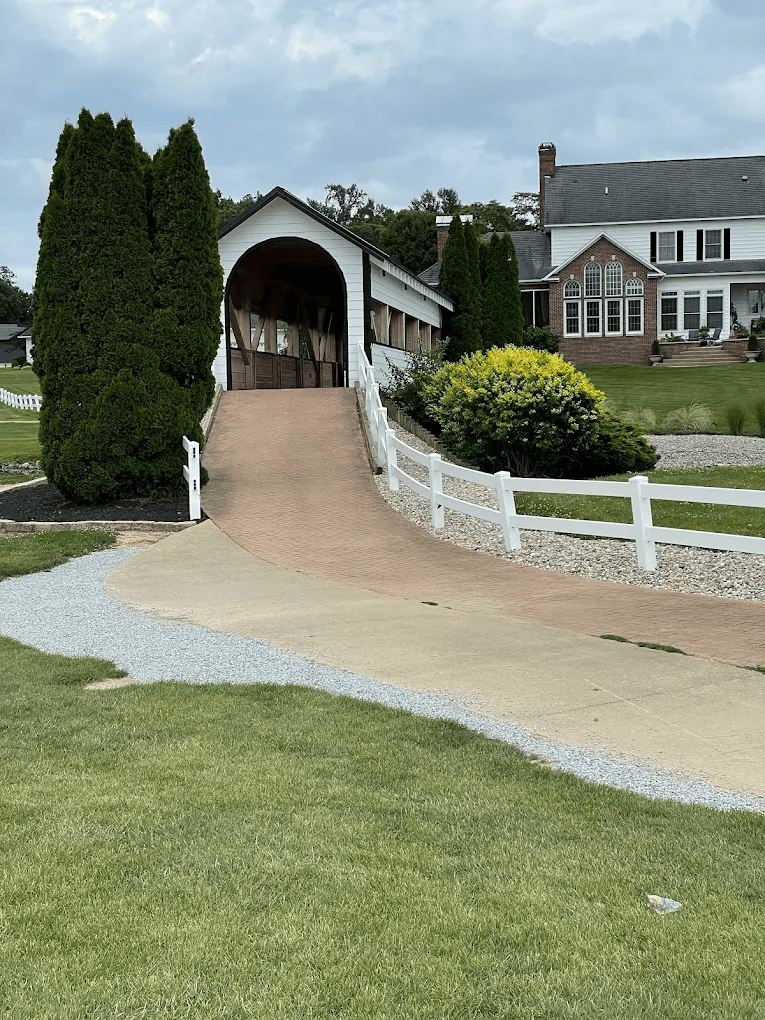 Entrance with cart path